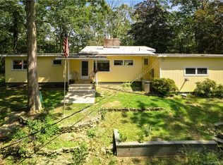 81 Military Hwy, Gales Ferry, CT 06335