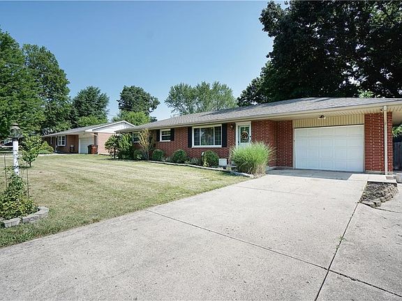 2nd image of 642 Robindale Dr