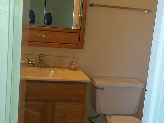 4th image of 895 Westmoreland Dr APT 22