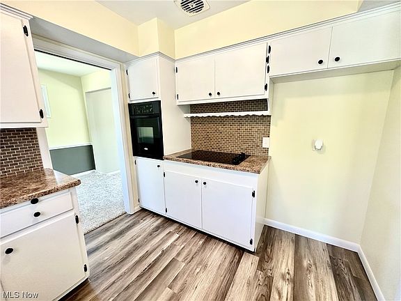 5th image of 1586 Kingsley Ave