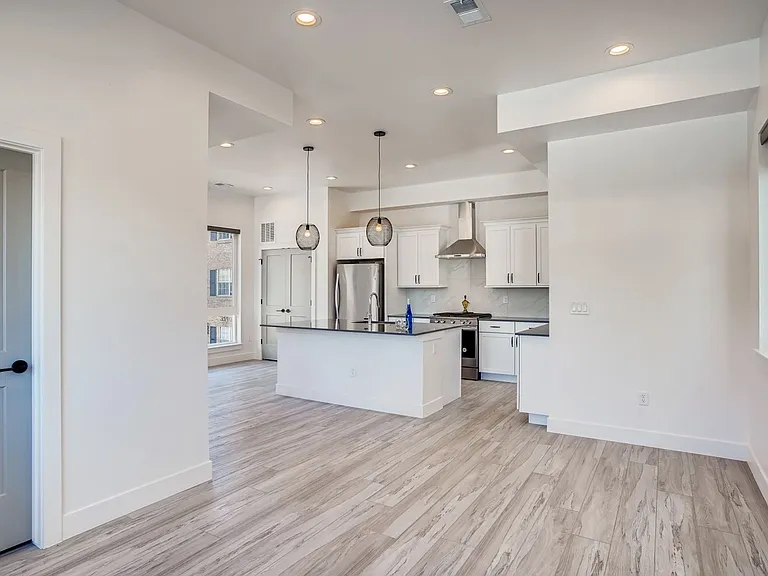 3450 S Corona St — Photo 6