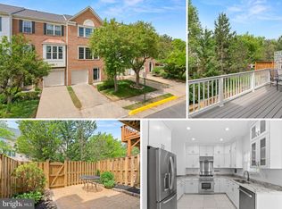 2488 Clover Field Cir, Herndon, VA 20171