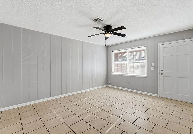 742 N 6th St — Photo 5