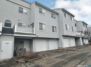 72 Staffordshire Commons Dr #72, Wallingford, CT 06492