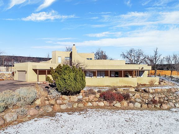 4th image of 875 Oxford Ln