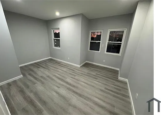 354 S 10th St #2L — Photo 3