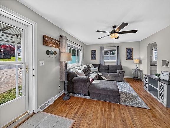 5th image of 4522 Harding Dr