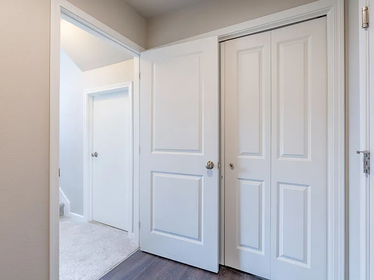6909 Daniel Defoe Dr — Photo 12