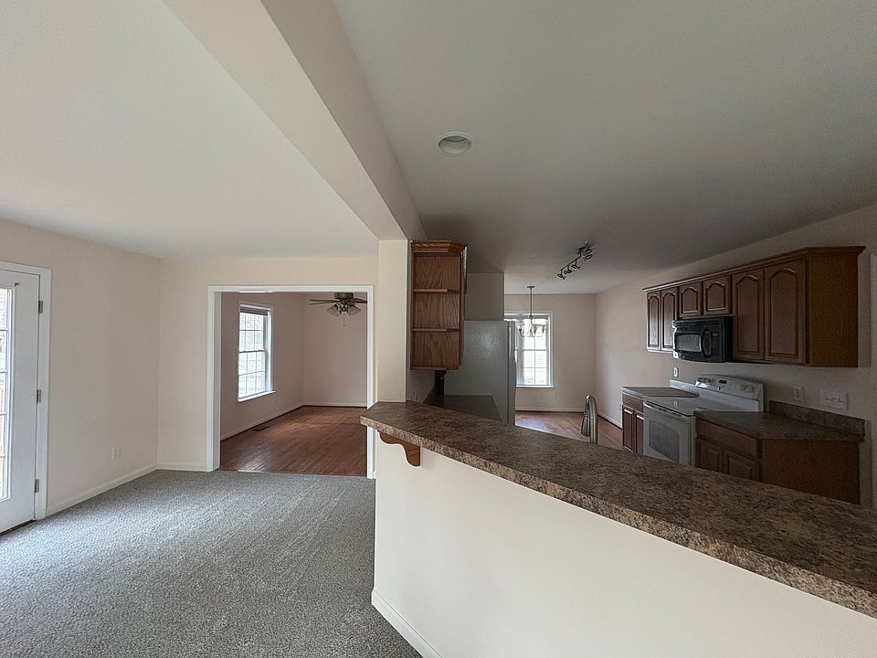 2nd image of 209 Dogwood Ave