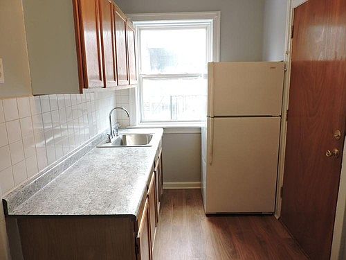 3rd image of 4748 N Whipple St APT H2
