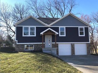 205 SW 27th St, Blue Springs, MO 64015
