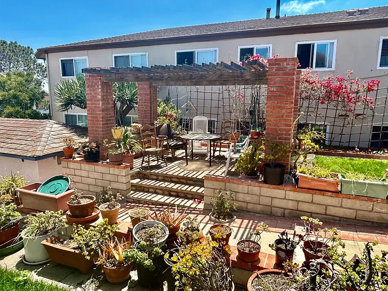 5051 Del Monte Ave — Photo 3