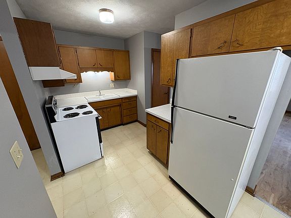 5th image of 4918 Walker Ave #1