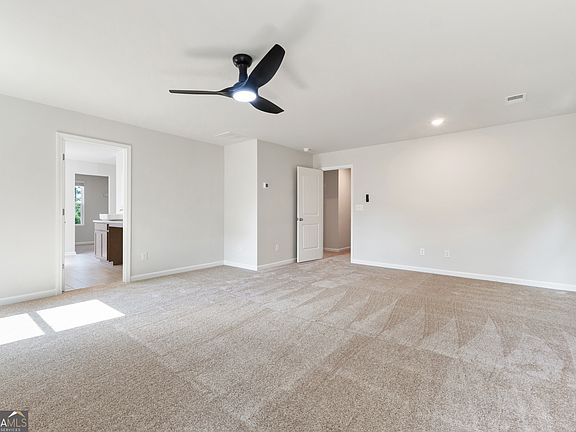4th image of 303 Hudson Ct