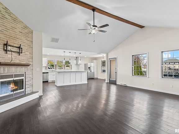 5th image of 525 Cumberland Dr