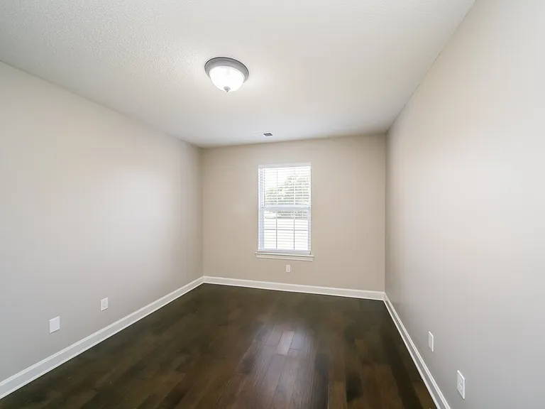 5714 Kingsman Dr — Photo 16