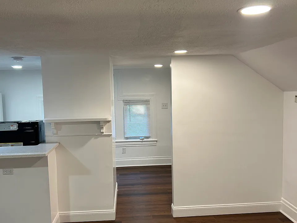 138 Highland Ave #4
