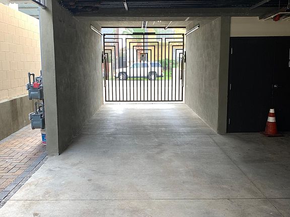 5th image of 5107 Harold Way APT 2