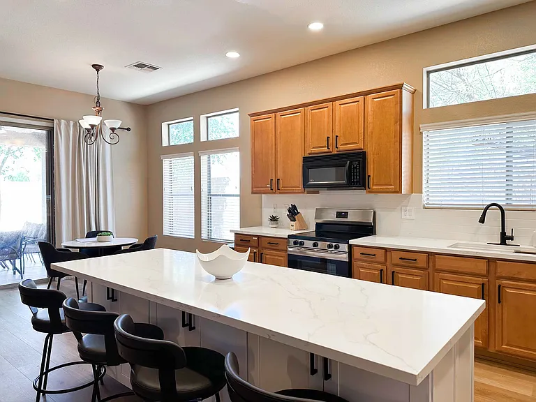 9864 W Echo Ln — Photo 10