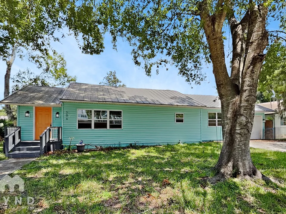 306 Park Blvd