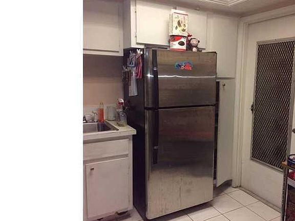 April Mist Condo in Hallandale