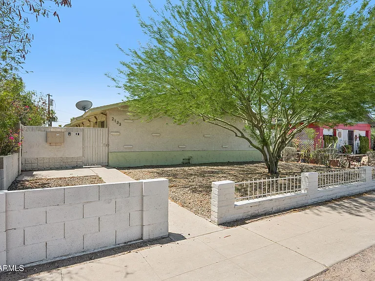 2133 W Adams St #2 — Photo 7