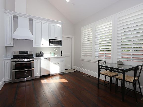 4th image of 897A Barron Ave