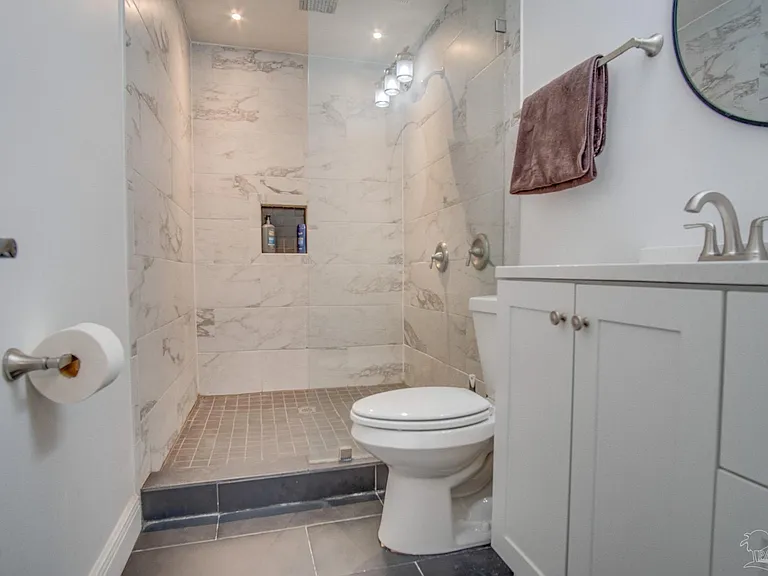 7667 Old Hickory Dr — Photo 21
