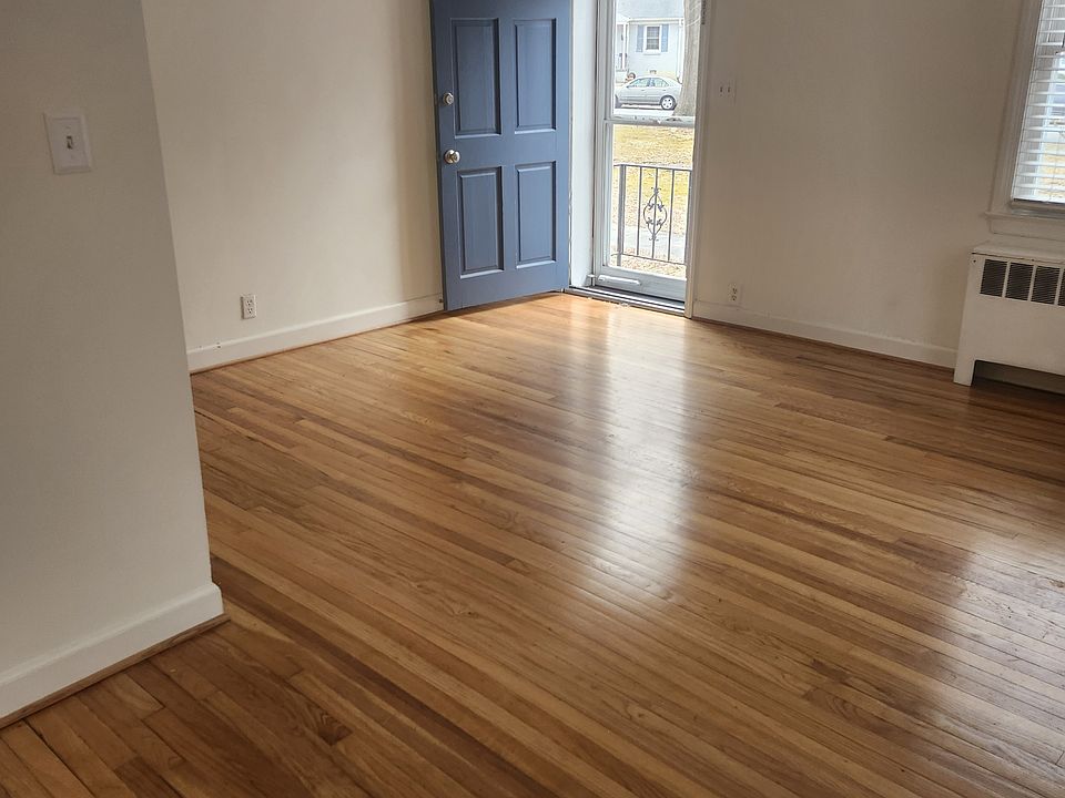 dining area toward front door