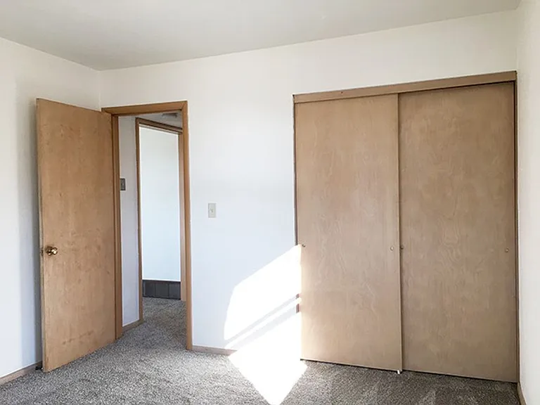 509 11th Avenue NE 4-Plex in Residential Neighborhood — Photo 24