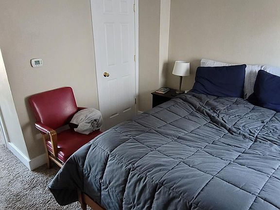 4th image of 606 University Dr S