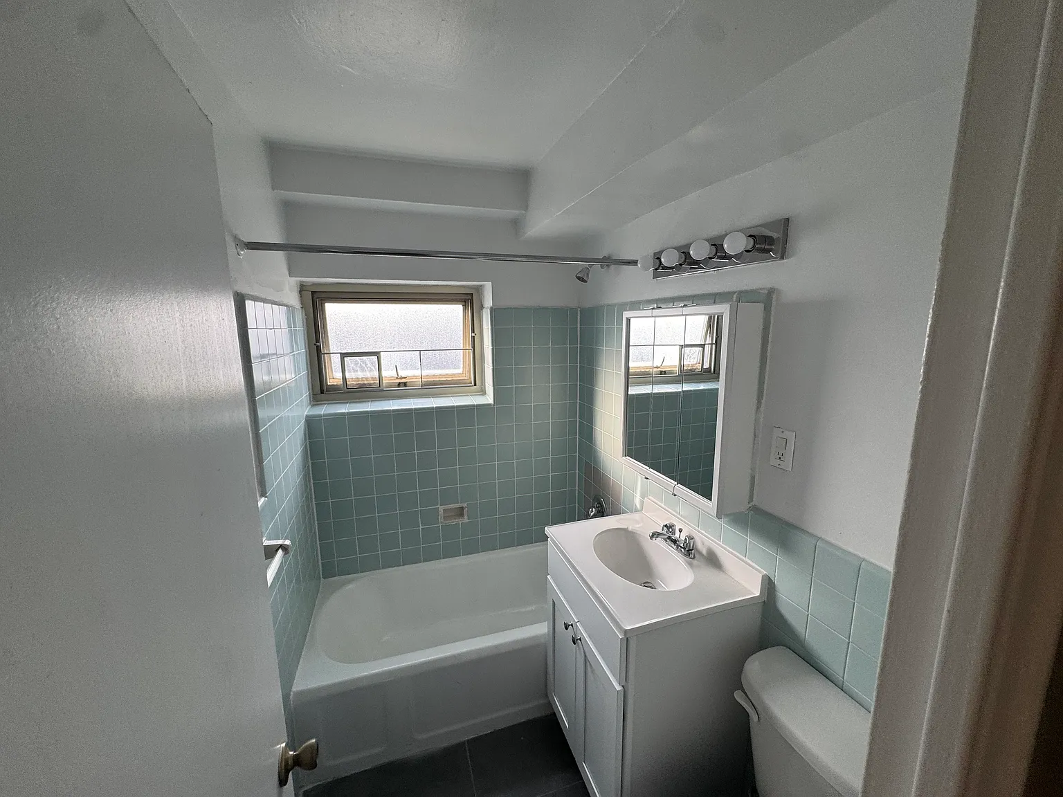 1 bed, 750 sqft, $2,350 — Photo 4