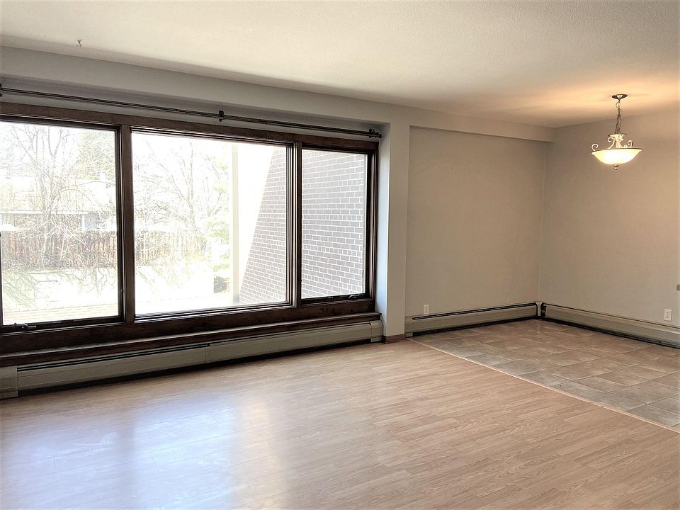 1st image of 633 Robert St S