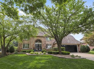 8821 Robert Rd, Darien, IL 60561