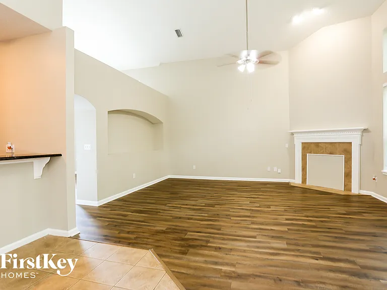 2593 Country Side Dr — Photo 4
