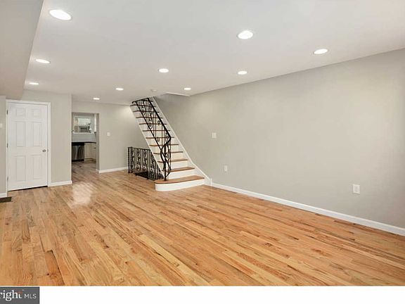 3rd image of 916 Cantrell St