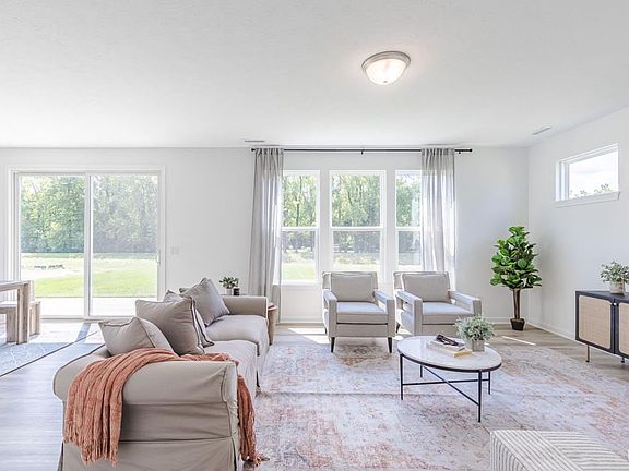 4th image of 4814 E Shadowbrook Dr