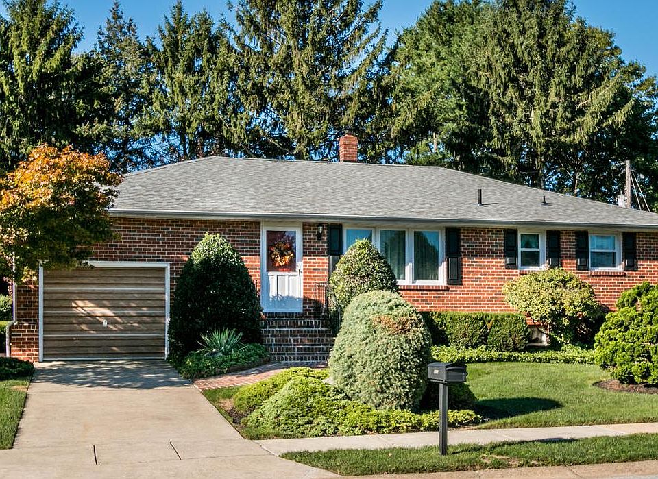 1st image of 1814 Walter Dr