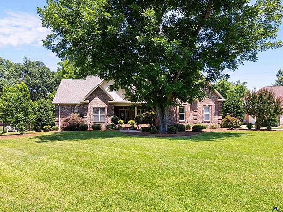 3rd image of 104 River Rock Ct