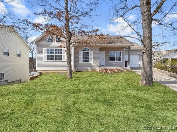 1629 Cherokee Rd, Lake Ozark, MO 65049