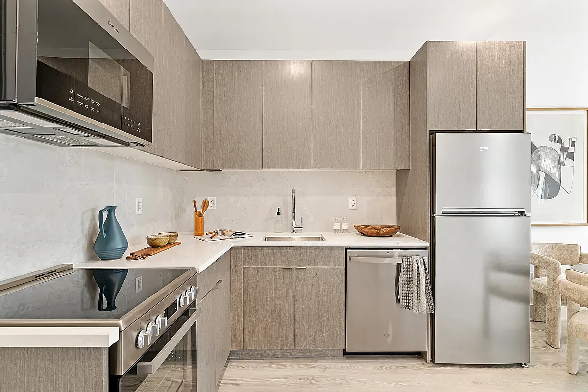 706 East 32nd Street — Photo 4