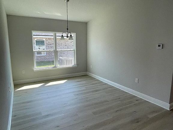 5th image of 3843 Heartwood St