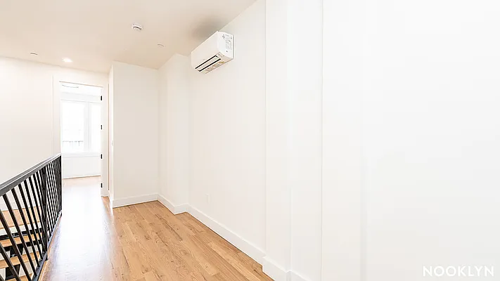 Rented by Nooklyn NYC LLC | media 22