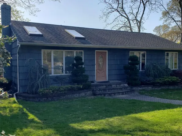 16 Whittier Drive #A, Kings Park, NY 11754