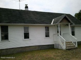 42 Luzerne Rd, Queensbury, NY 12804