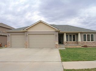 7750 Greycliff Dr, Lincoln, NE 68516