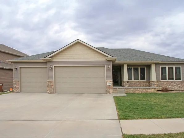 7750 Greycliff Dr, Lincoln, NE 68516