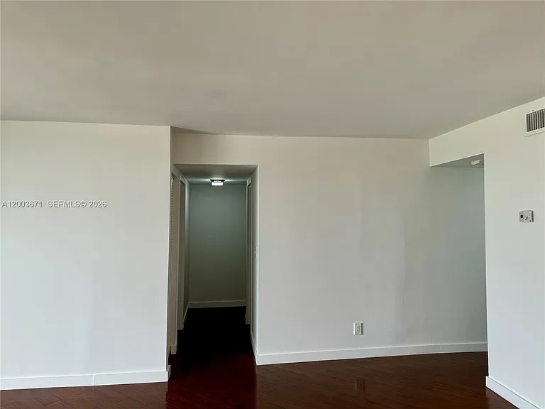 2020 NE 135th St #810 — Photo 17