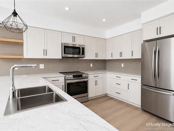 3rd image of 16 Westwood Dr