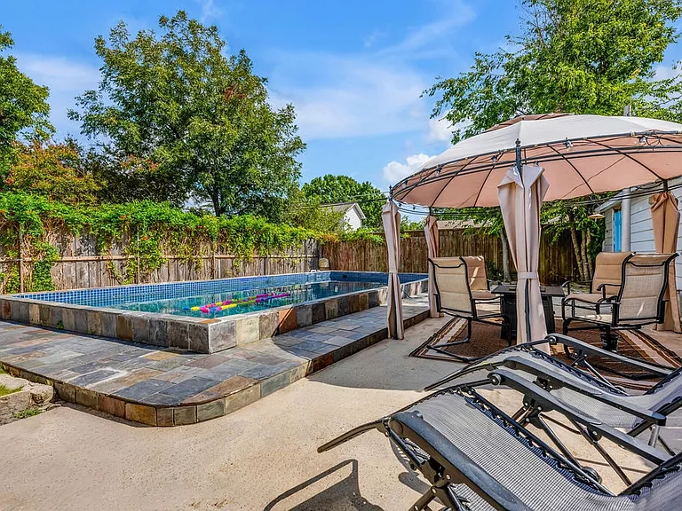 2240 Lawndale Dr — Photo 19